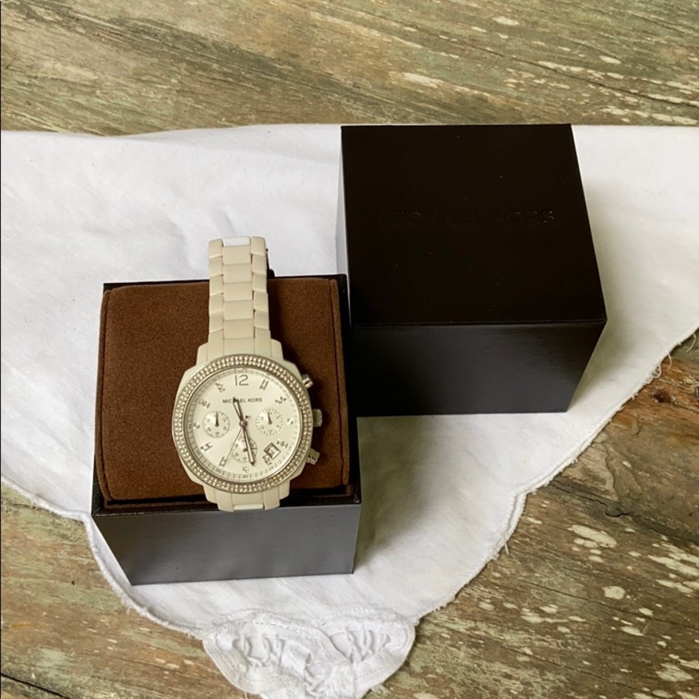 MICHAEL KORS
WOLCOTT CHRONOGRAPH BRACELET WATCH
